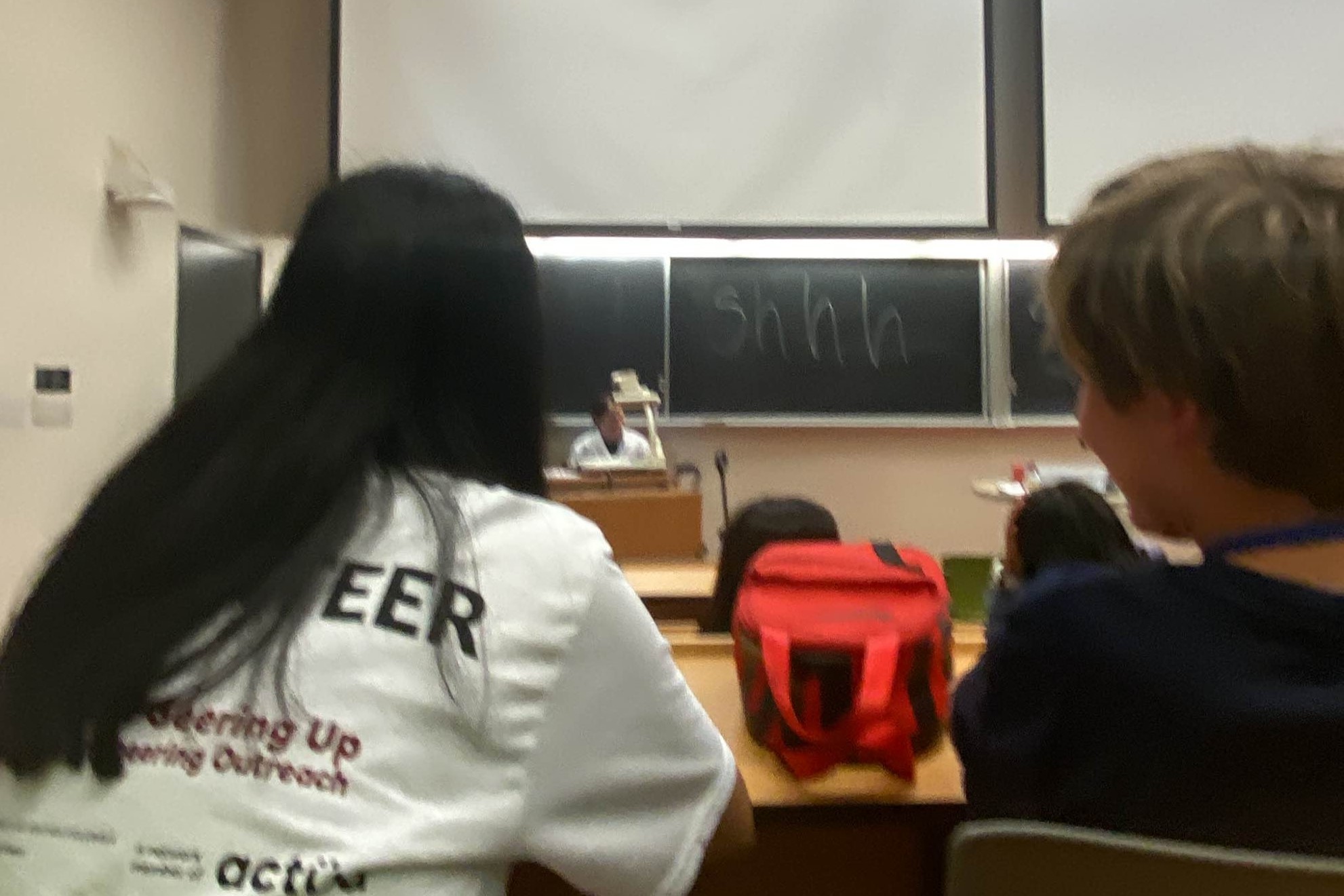 Science show at Geering Up